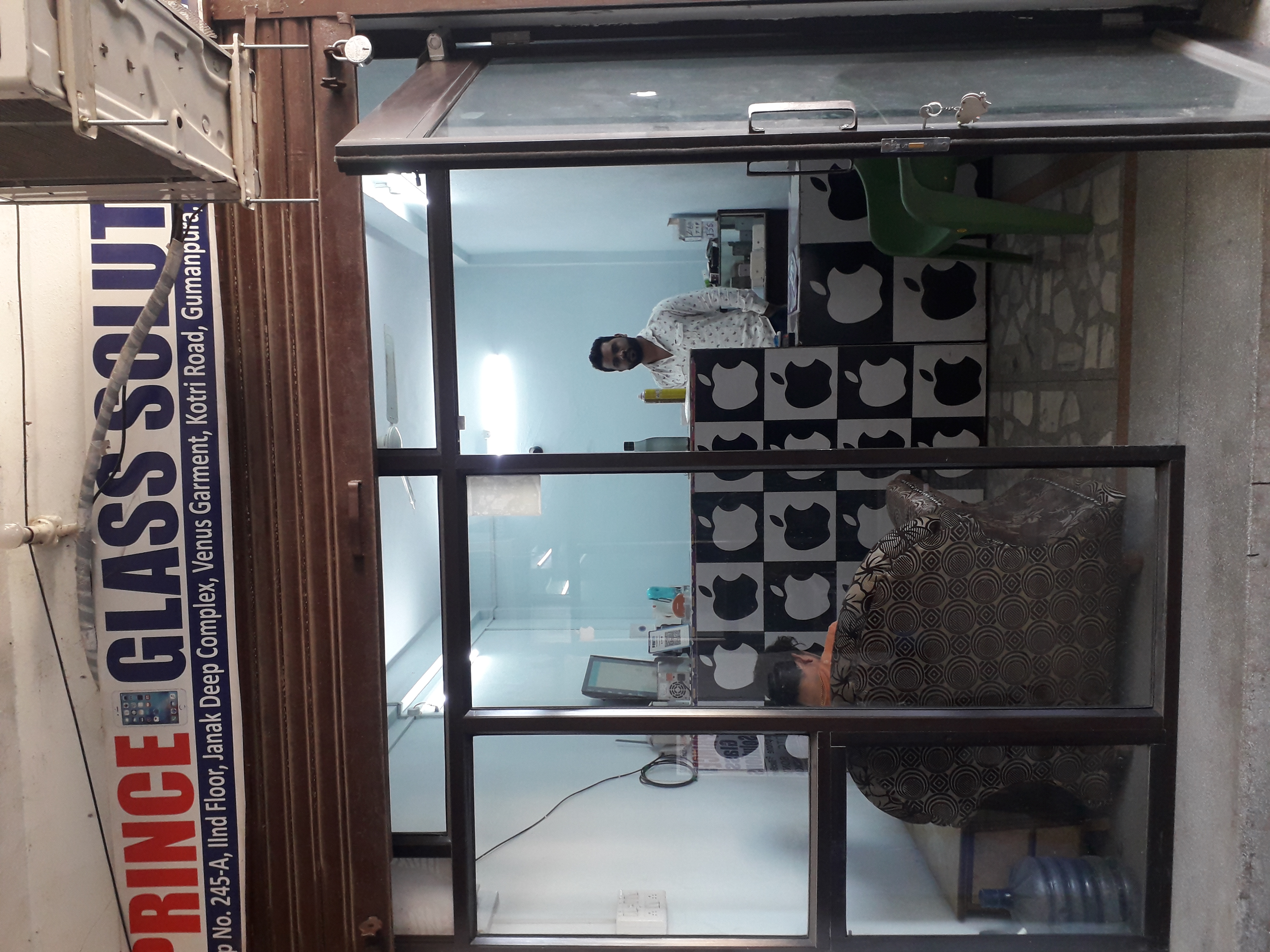 PRINCE MOBILE GLASS SOLUTION Pince glass solution 