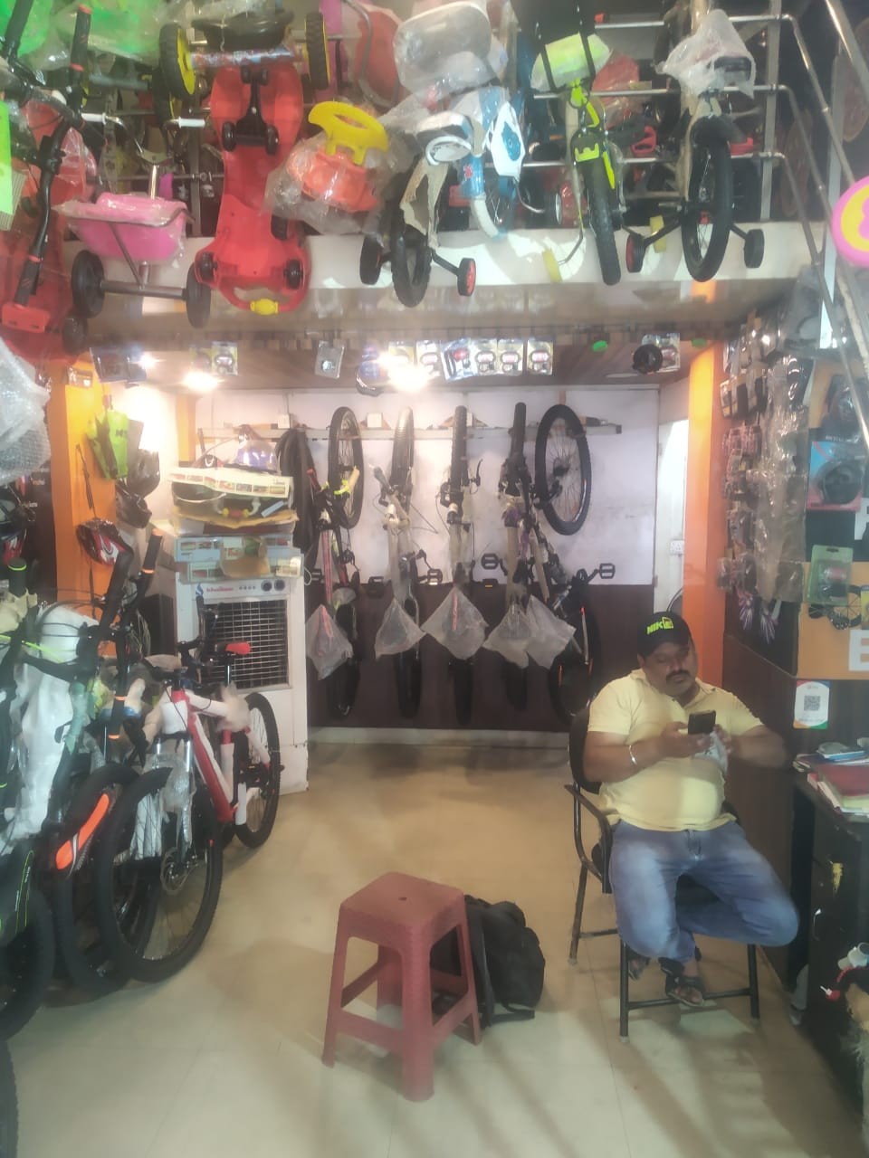KELASH CYCLE STORE 