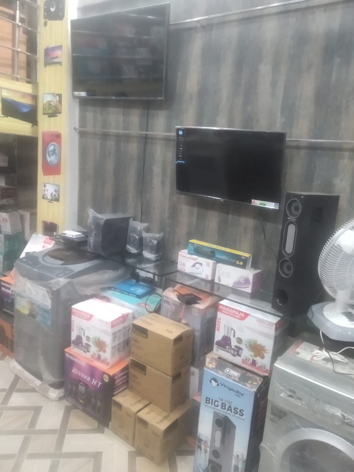 MAX TV AND TELECOM 